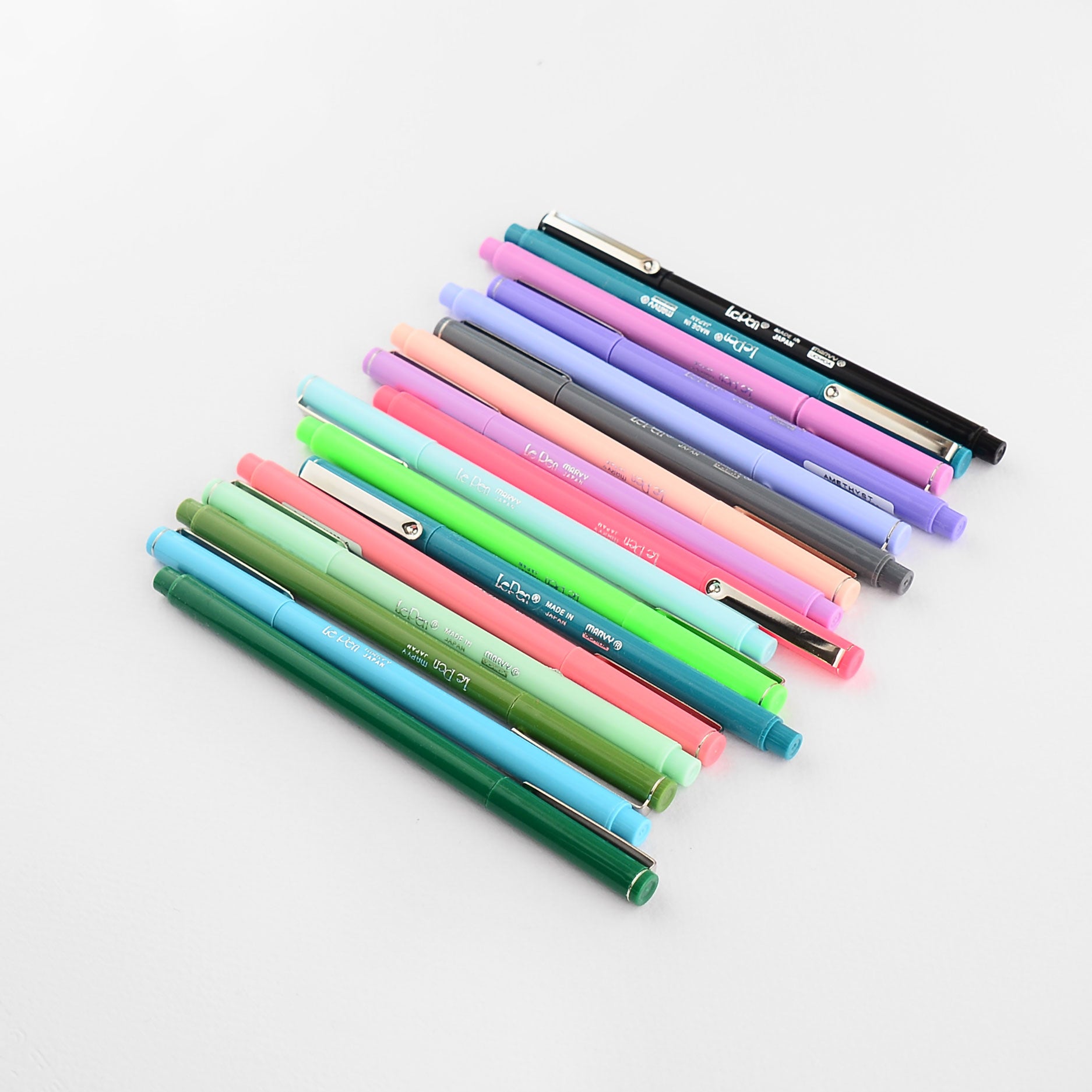 Le Pen Fine Felt Tip Marker Set - Bright Color Collection (10 Pieces) –  Flax Pen to Paper